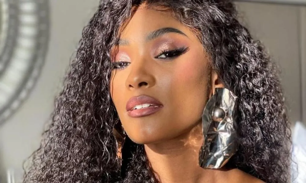 Erika Januza é a mais nova apresentadora do 'Saia Justa'
