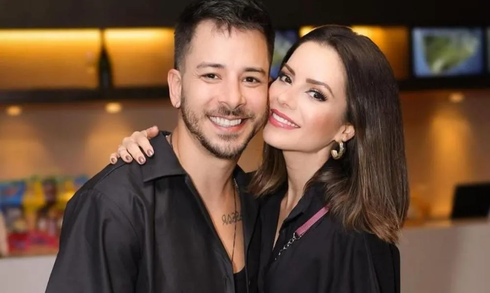 Sandy homenageia Júnior pelo aniversário ao resgatar foto rara da infância