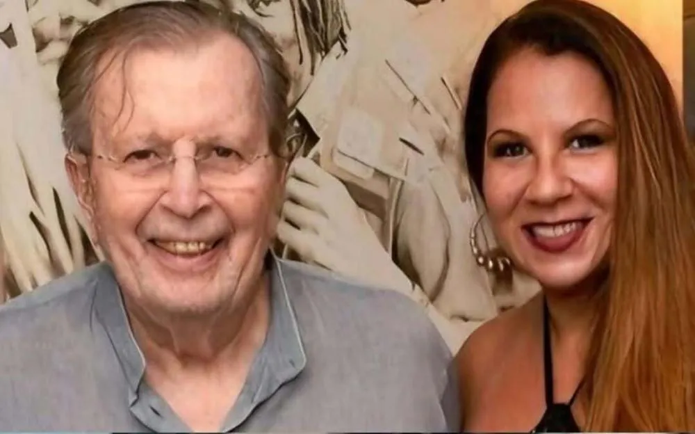 Carla Daniel compartilha clique de antes e depois com o pai, Daniel Filho