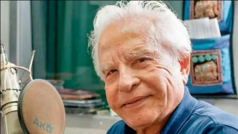 Inteligência Artificial traz a icônica voz de Cid Moreira para áudios de mensagens bíblicas