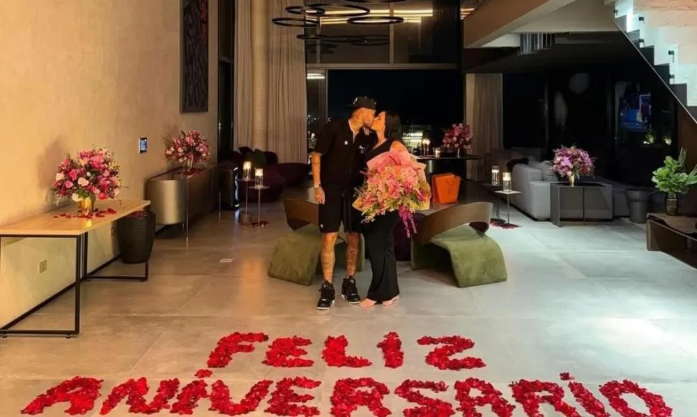 Neymar se declara à Bruna Biancardi em meio a surpresa romântica de aniversário