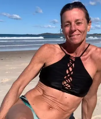 Stephanie Pettersen, tetracampeã mundial de bodyboard, faz vaquinha após novo diagnóstico de câncer no cérebro