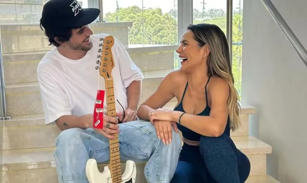 Deolane Bezerra tem reação hilária após Fiuk colocar guitarra que ganhou dela à venda; veja