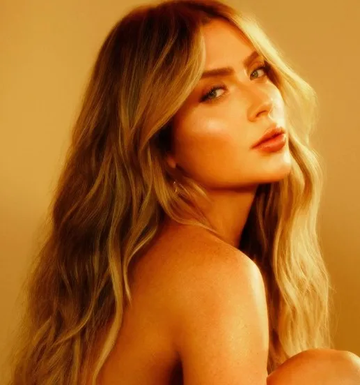  Jade Picon faz postagem ousada para comemorar a chegada dos 23 anos