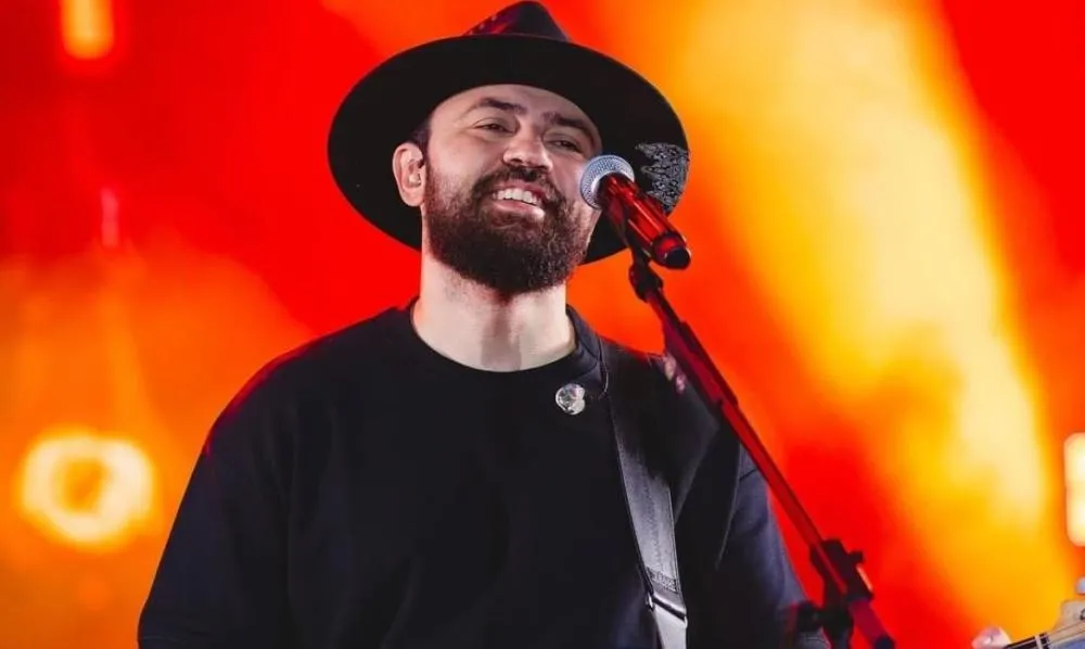 Mateus, da dupla sertaneja com Jorge, é levado às pressas para cirurgia de emergência