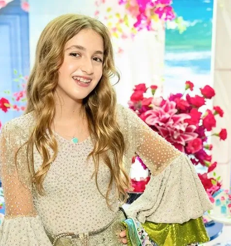Eva, filha de Angélica e Luciano Huck, completa 12 anos com festa dedicada a musical da Broadway