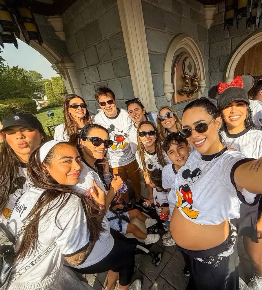 Bruna Biancardi compartilha momentos da viagem à Disney com a filha Mavie e amigas