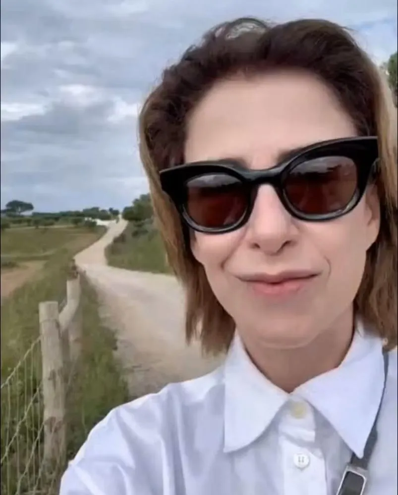 Fernanda Torres alterna reclusão e eventos de luxo após o Oscar