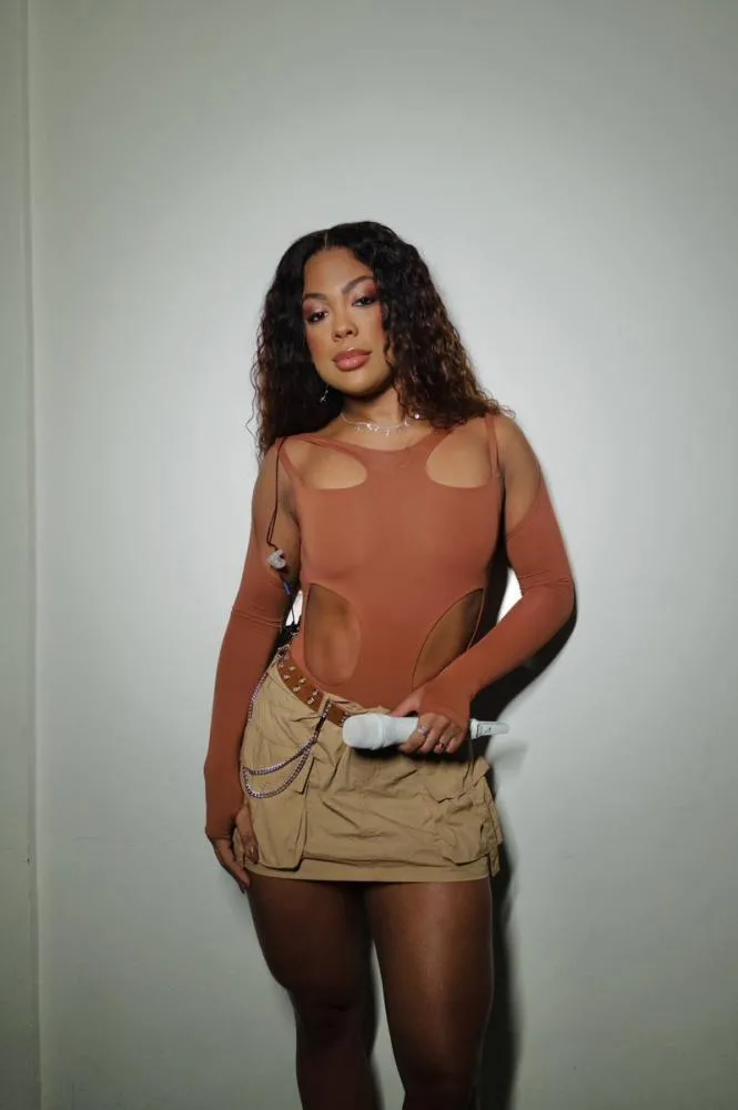 Cantora Marvvila tem celular furtado durante show, mas é recuperado com ajuda de policiais
