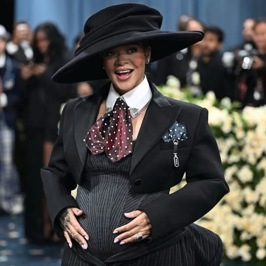 Rihanna revela gravidez durante o Met Gala