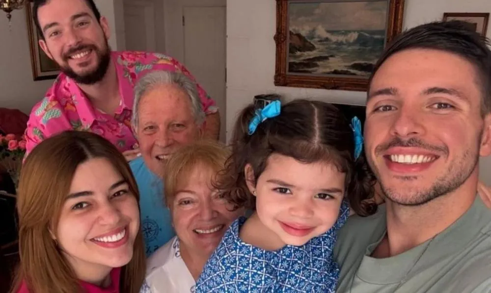 Mesmo após separação, Vivian Amorim comemora aniversário de ex-marido em uma cerimônia familiar