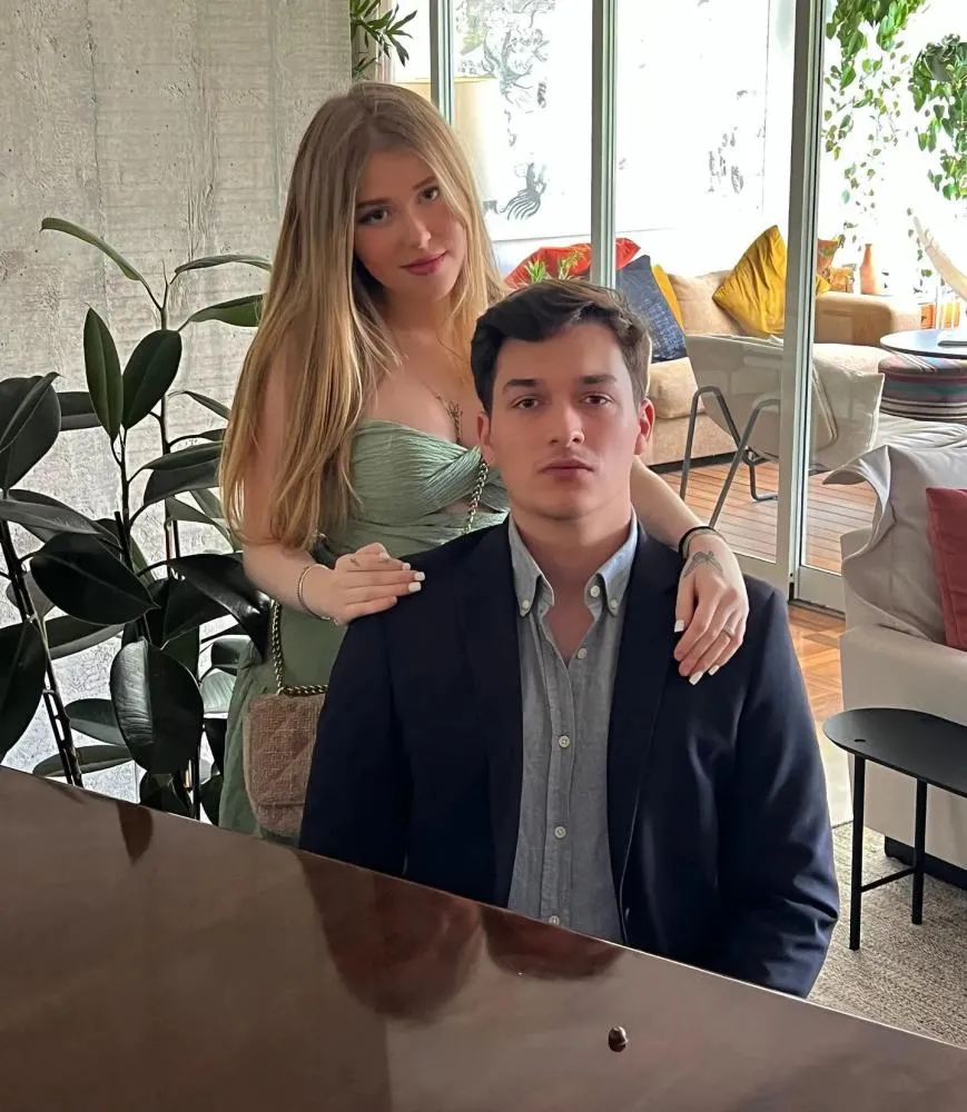 Bettina Negrini comemora dois anos de namoro com empresário Pedro Henrique