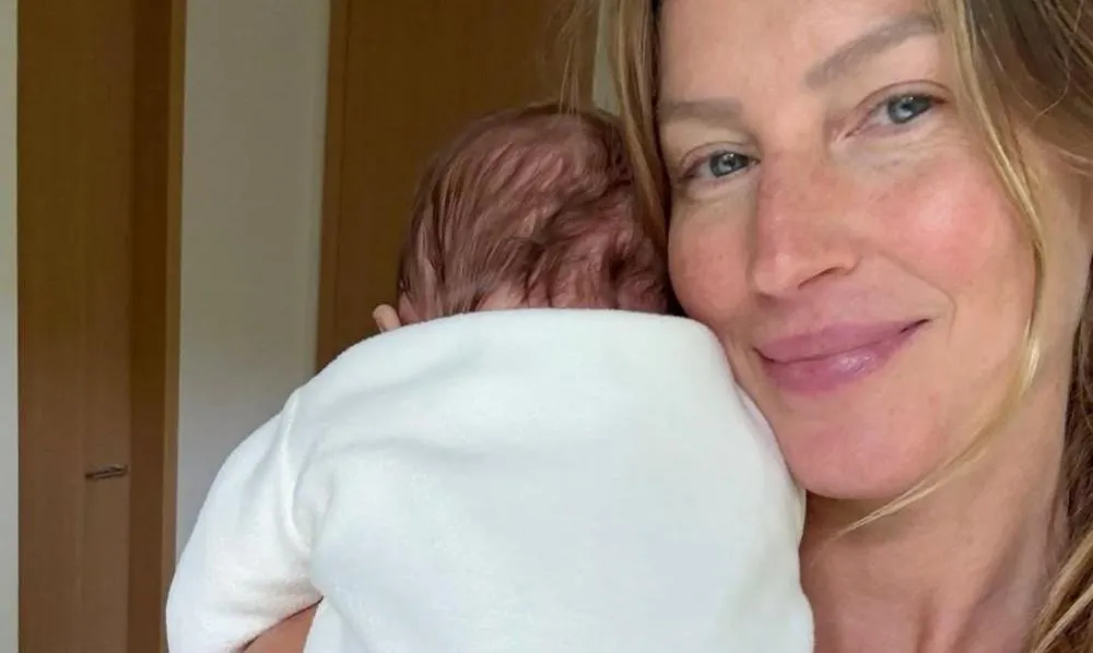 Gisele Bündchen aparece com o filho mais novo pela primeira vez na web; veja