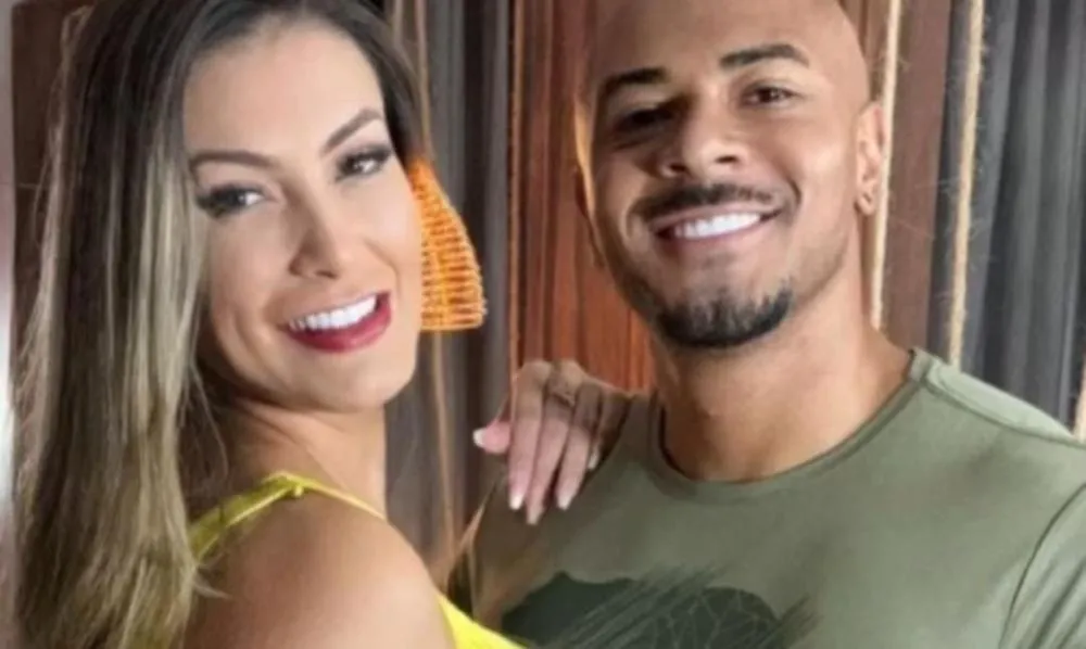 Após polêmica com frequência de sexo anal, Andressa Urach anuncia fim de relacionamento com ator pornô
