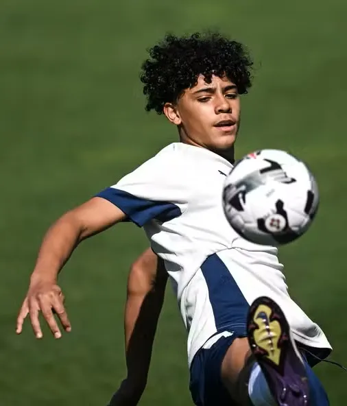 Filho de Cristiano Ronaldo estreia pela seleção de base de Portugal aos 14 anos