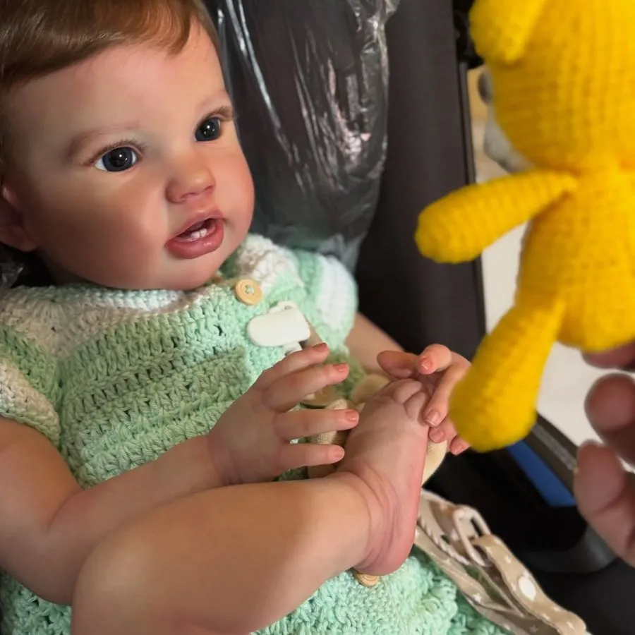 Bebês Reborn: Entenda o sucesso dos bonecos realistas e a ligação com o mundo fashion