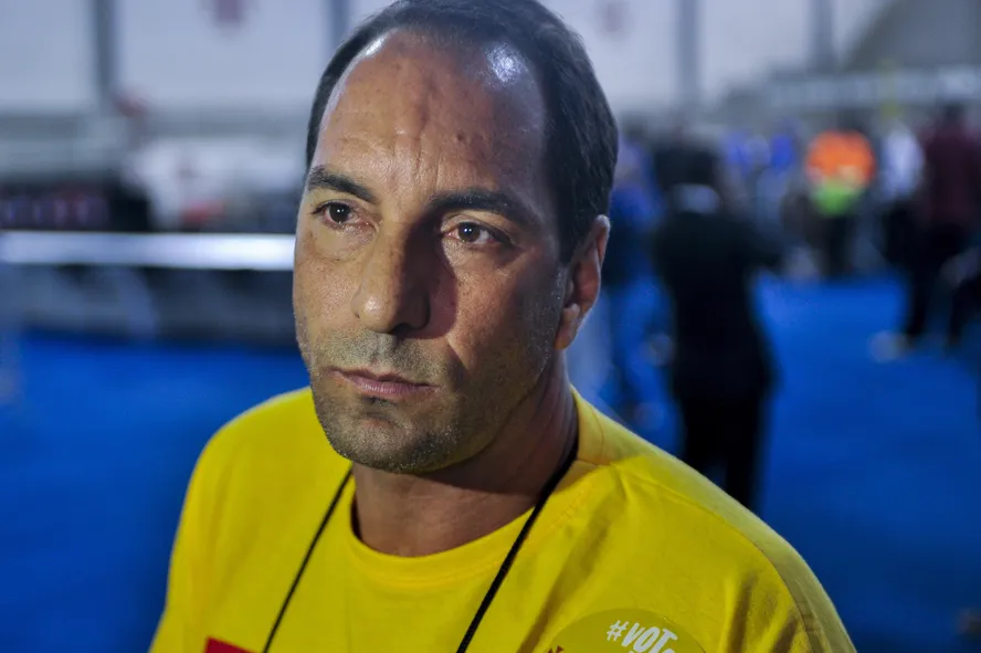 Edmundo admite traição à esposa durante live ao criticar Pedrinho