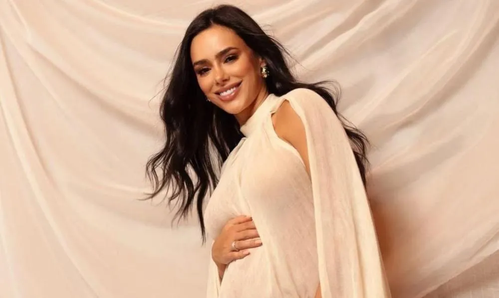 Bruna Biancardi coloca barrigão de 2ª gravidez pra jogo em novo ensaio fotográfico