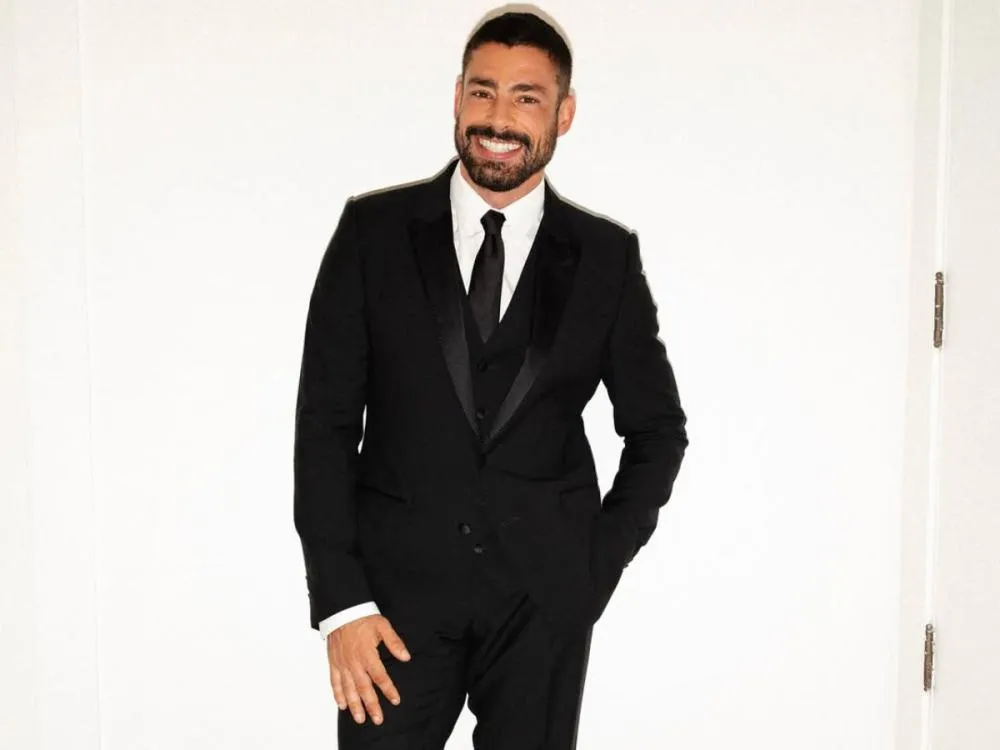 Cauã Reymond celebra 45 anos de vida