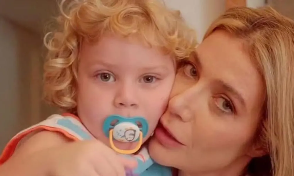 Luiza Possi coloca carreira em questão após desentendimento com o filho de três anos: “Facada no coração”