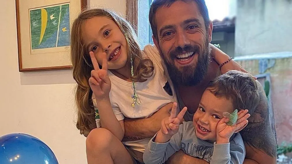Por que Rafael Cardoso está há mais de um ano sem ver os filhos?
