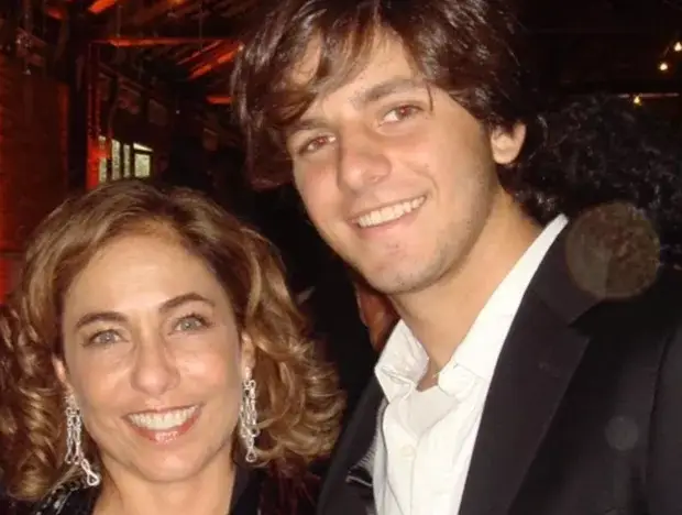 Cissa Guimarães compartilha ritual semanal em memória do filho falecido há 15 anos