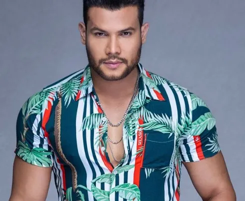 Casado há 3 anos, sertanejo Israel Novaes fala sobre fidelidade no casamento: “Eu luto, mas não é fácil”