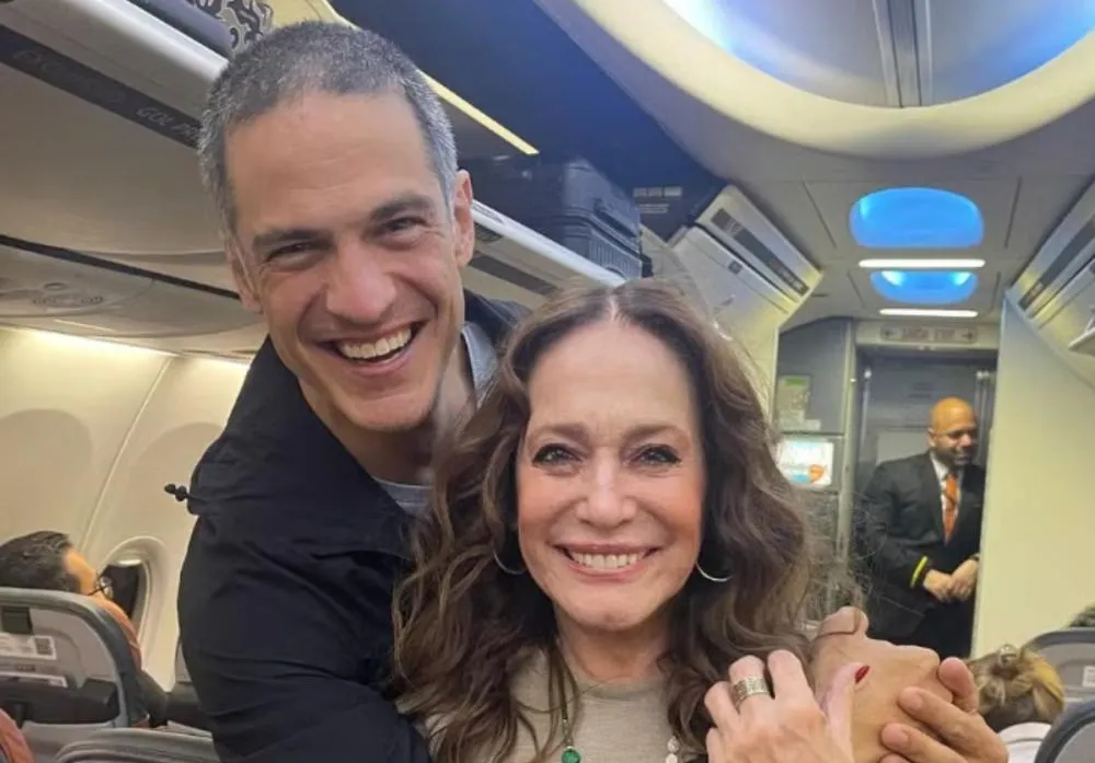 Susana Vieira e Mateus Solano se reencontram durante voo e relembram parceria