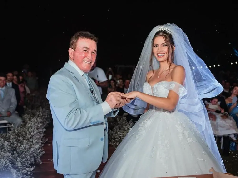 Amado Batista fala sobre casamento e diferença de 51 anos com esposa