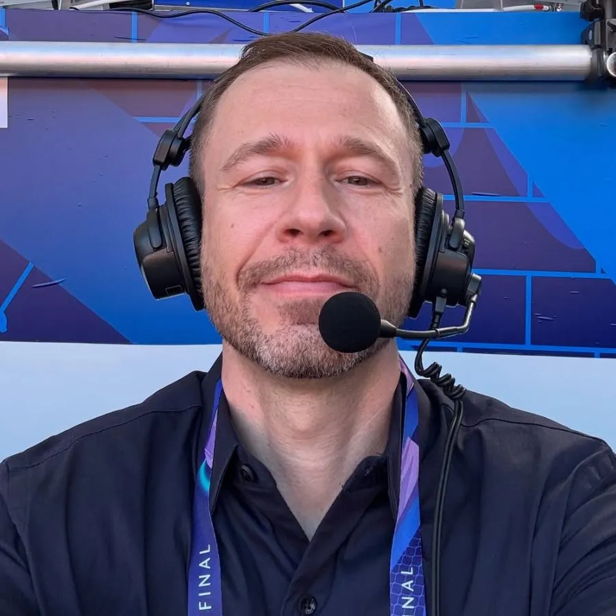 Emocionado, Tiago Leifert menciona tratamento da filha durante a final da UEFA Champions League no SBT