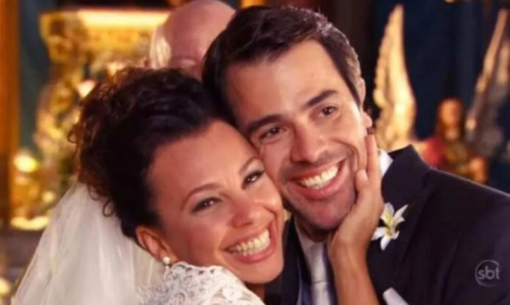 Novela 'Uma Rosa Com Amor' retorna às telas do SBT; entenda