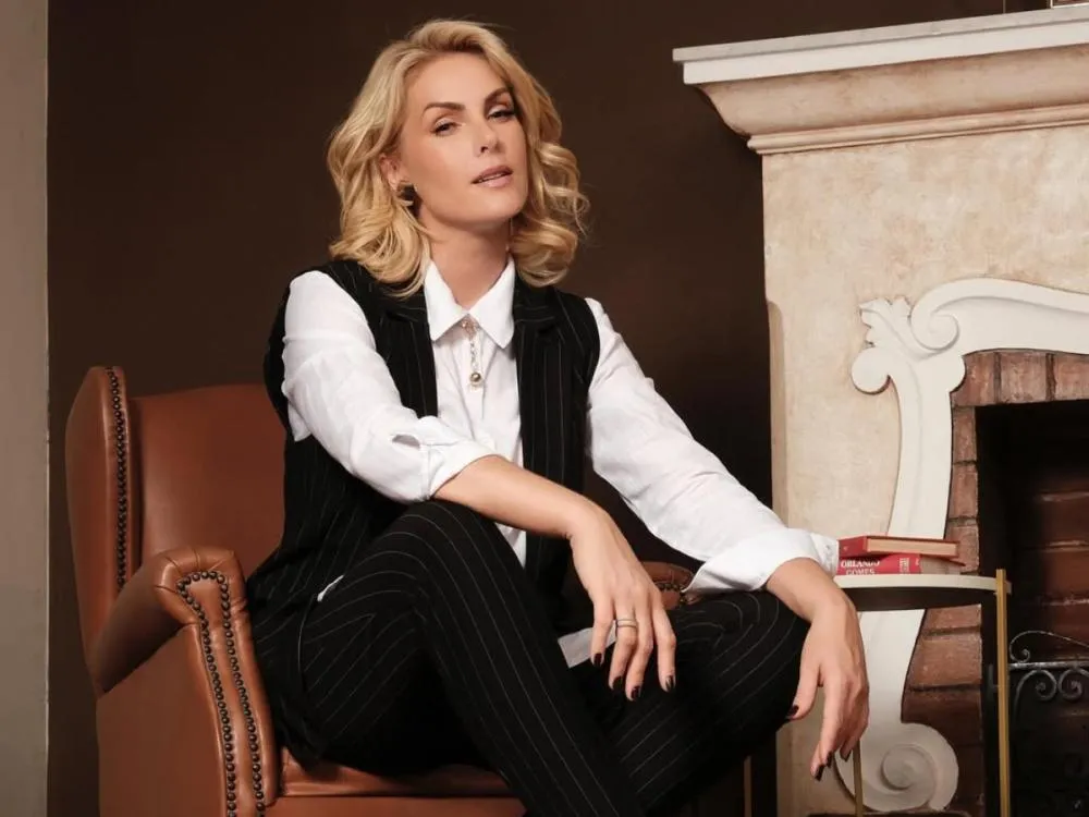 Justiça reconhece falsificação de assinatura de Ana Hickmann e anula dívida de R$ 1,2 milhão