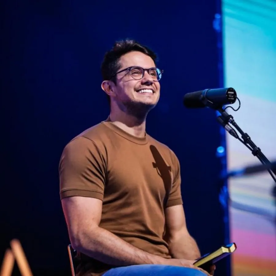“Extraordinário demais”: Deive Leonardo fala sobre seu programa no SBT