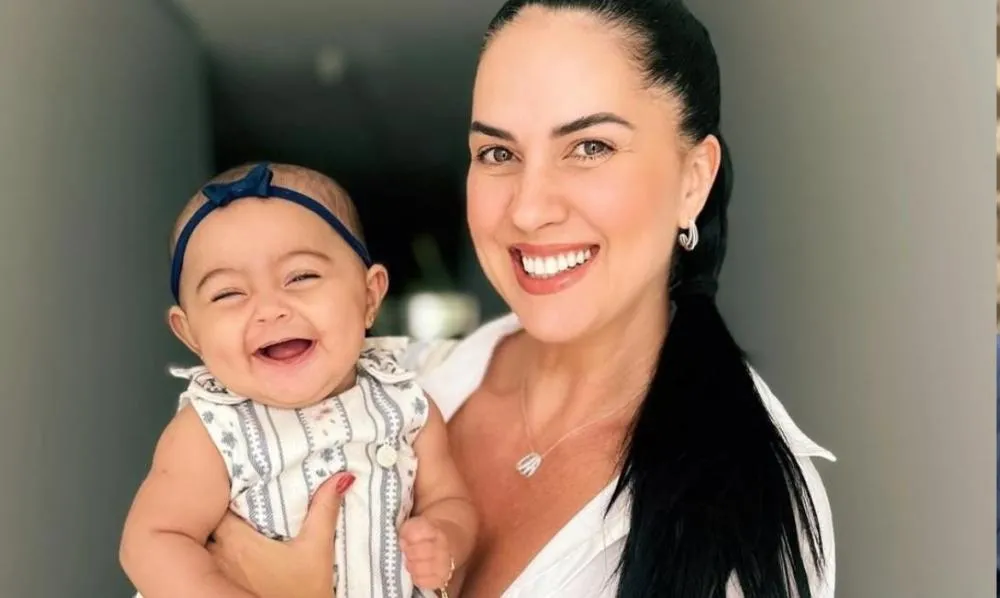 Graciele Lacerda explica porquê parou de amamentar a filha aos 4 meses: “Dei até onde pude”