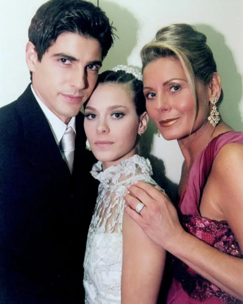 Carolina Dieckmann celebra 25 anos de “Laços de Família” e relembra papel marcante