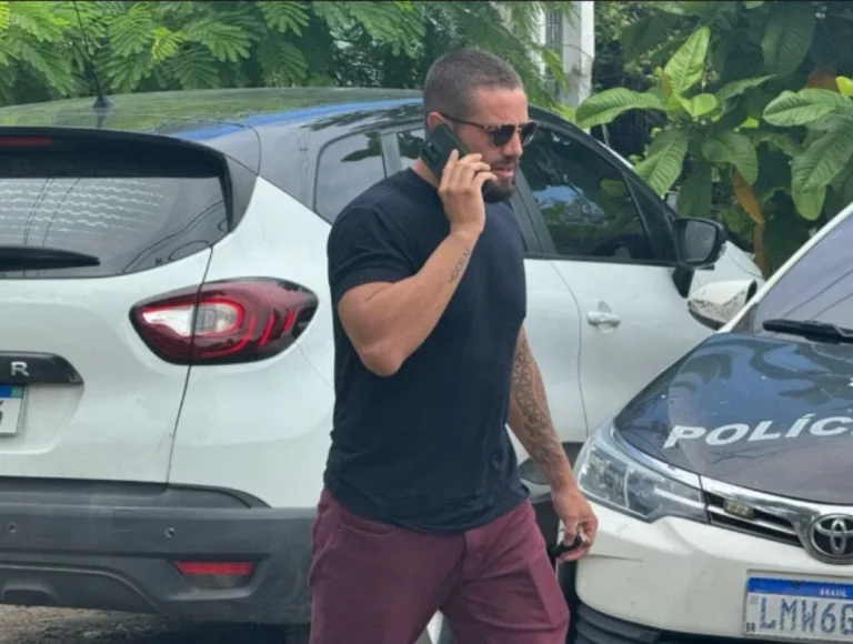 Ator Rafael Cardoso pede perdão após ser condenado a indenizar gerente em R$ 25 mil