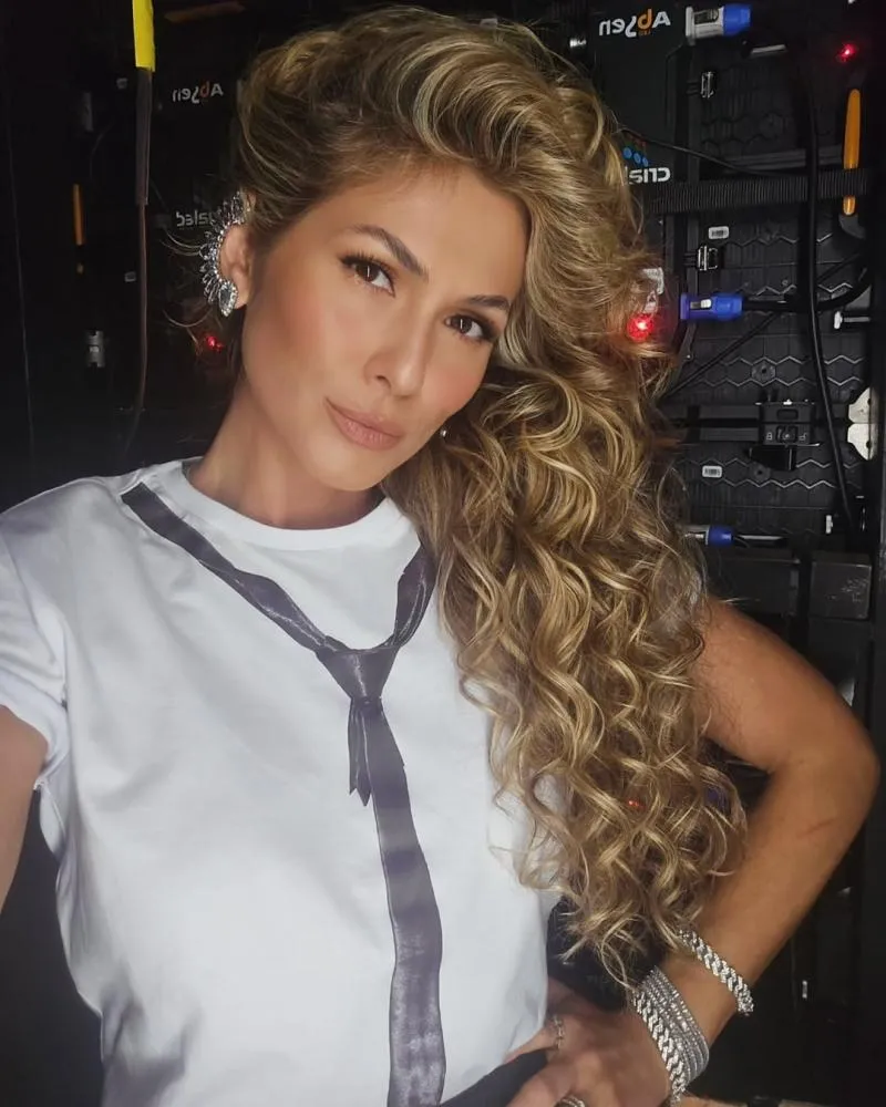 Lívia Andrade exibe novo visual após lipo HD: “De barriga a abdômen”; veja o antes e depois