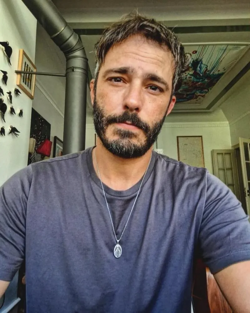 Ex-galã da Globo, Thiago Rodrigues troca fama por paixão curiosa, mas revela: “Sinto falta de atuar”