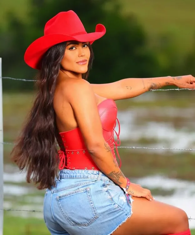 Modo boiadeira ativado? Camila Loures fala sobre participar de 'A Fazenda' 
