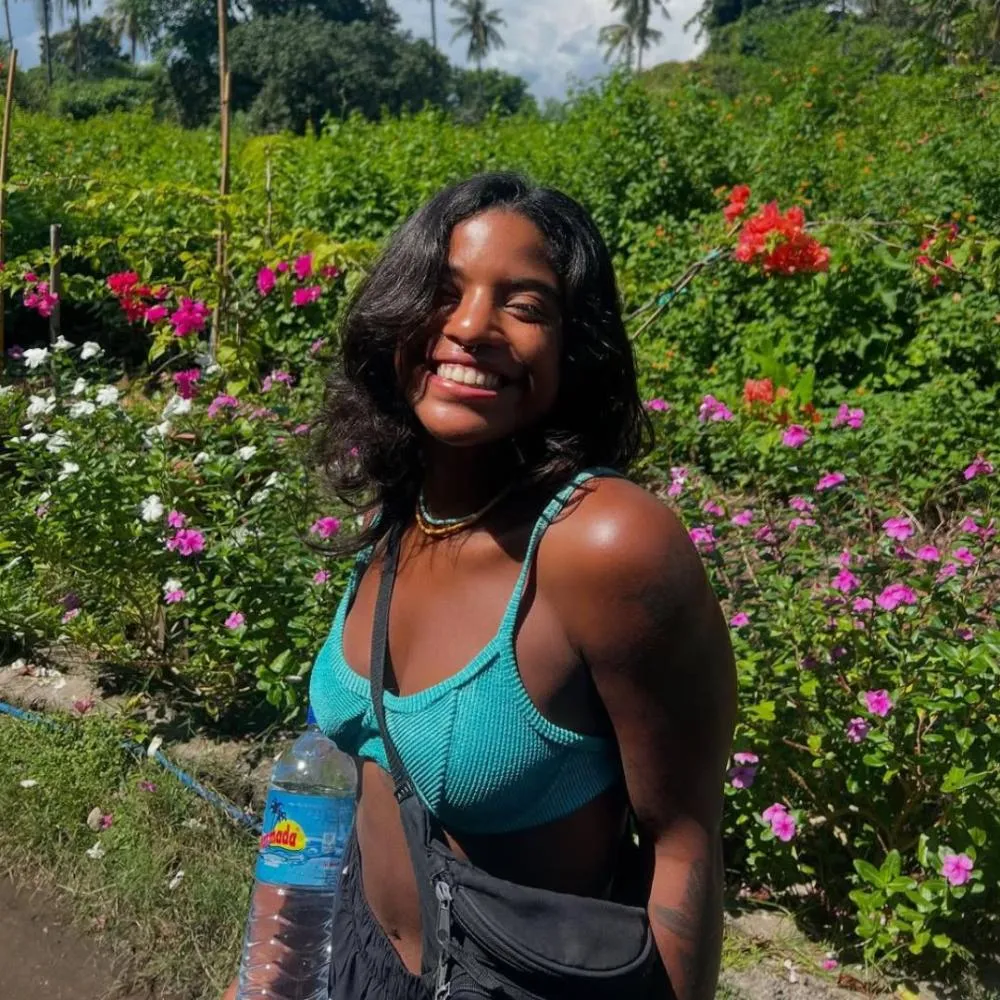 Famosos lamentam morte da jovem Juliana Marins após acidente na Indonésia