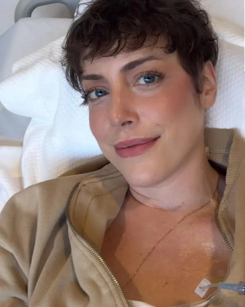 Fabiana Justus esclarece uso de cateter durante tratamento contra o câncer: “Fica dentro da pele durante o mês”