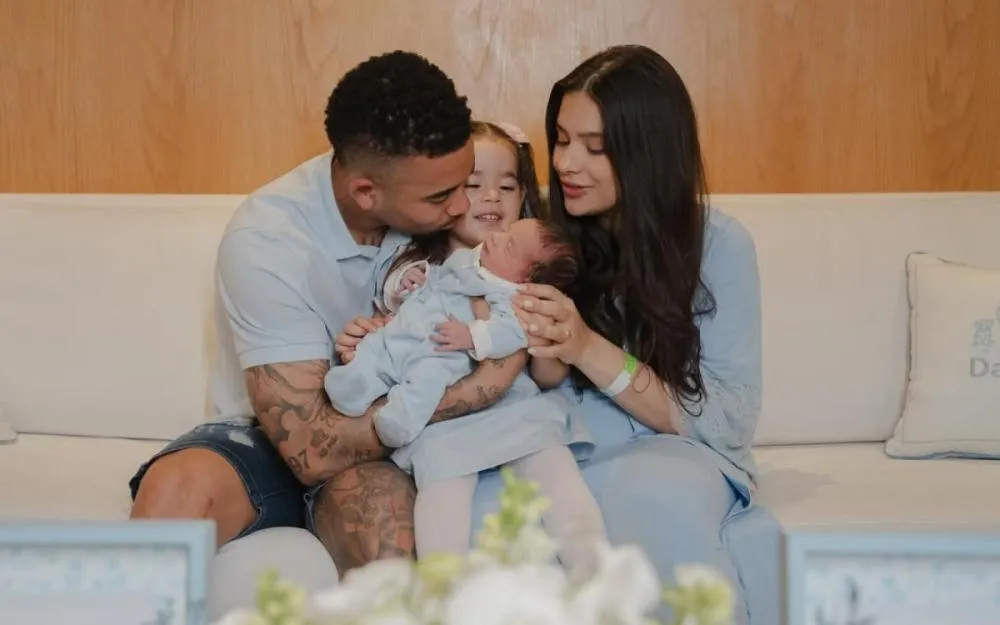 Gabriel Jesus e Raiane Lima anunciam nascimento de segundo filho, Daniel