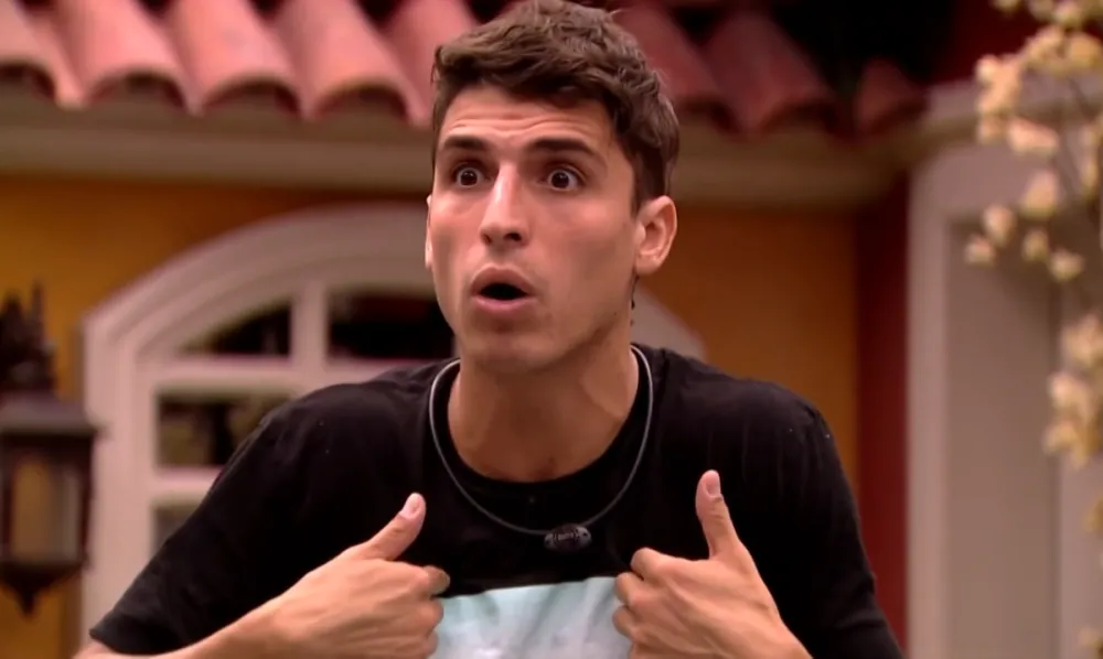 Ex-bbb Felipe Prior é absolvido da acusação de estupro relacionada a evento universitário 