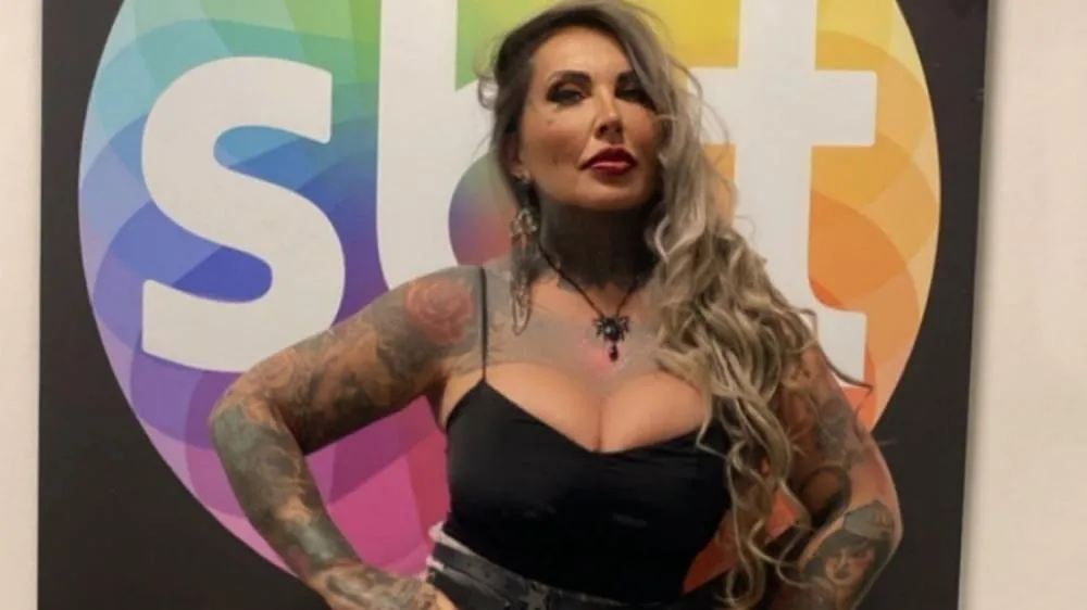 Você sabia? Sabrina Boing Boing não sabe andar de ônibus no Brasil. Veja relato!