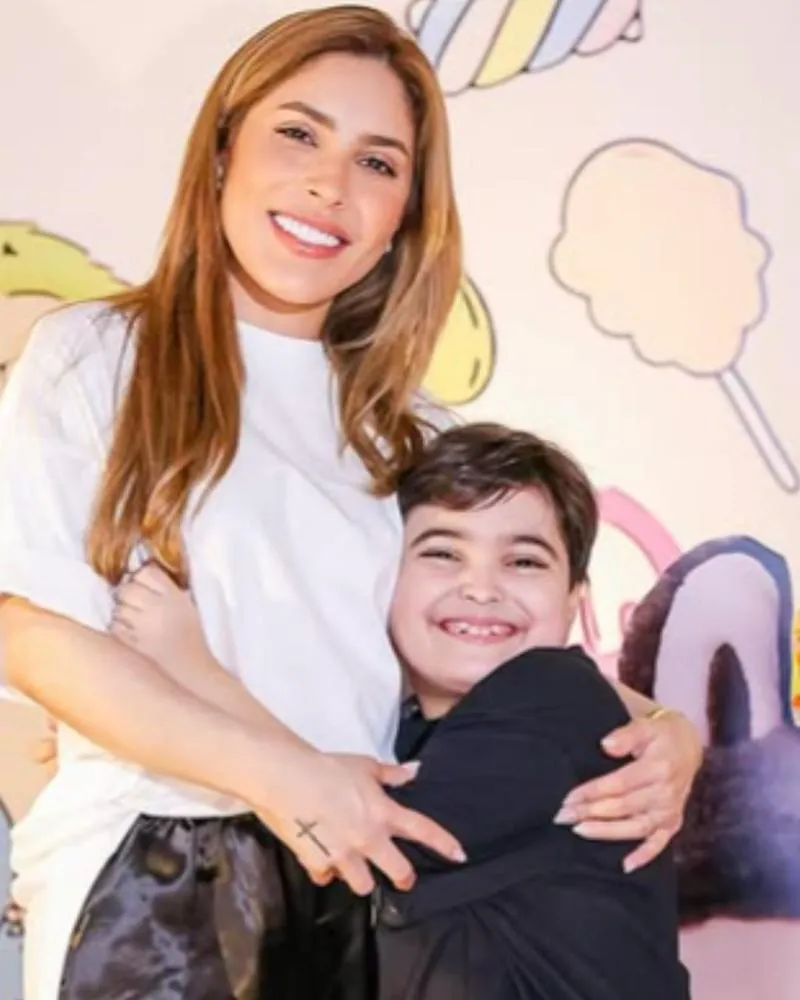 Filho de Manu Bahtidão passa por internação na UTI; cantora faz desabafo