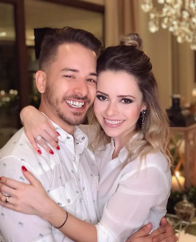 Sandy envia mensagem de apoio após filha de Júnior Lima ser diagnosticada com síndrome rara