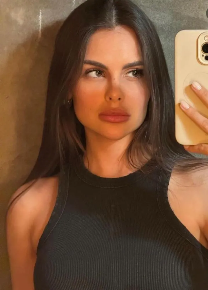 Amanda Kimberly, mãe da terceira filha de Neymar, Helena, abandona perfil discreto nas redes sociais para se tornar influenciadora