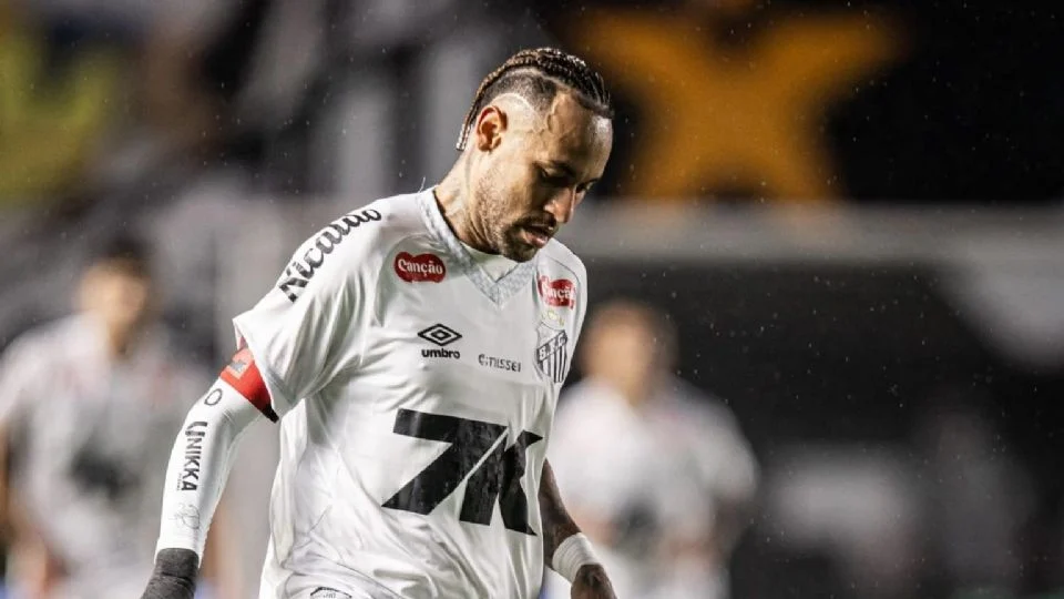 Neymar se explica após bate-boca com torcedor do Santos “No calor da emoção é difícil controlar”
