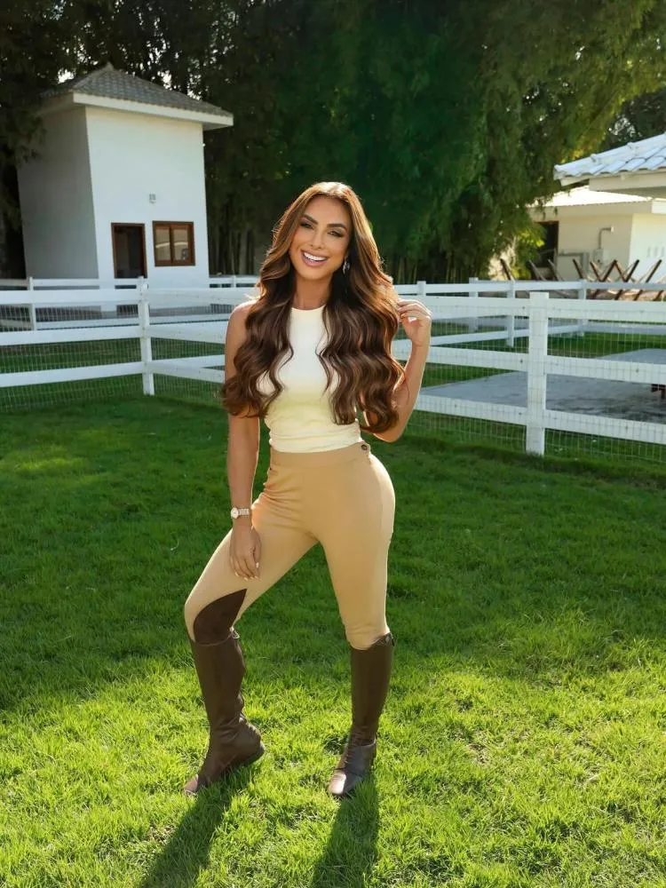Nicole Bahls relembra conselho da mãe para enfrentar baixa autoestima na juventude