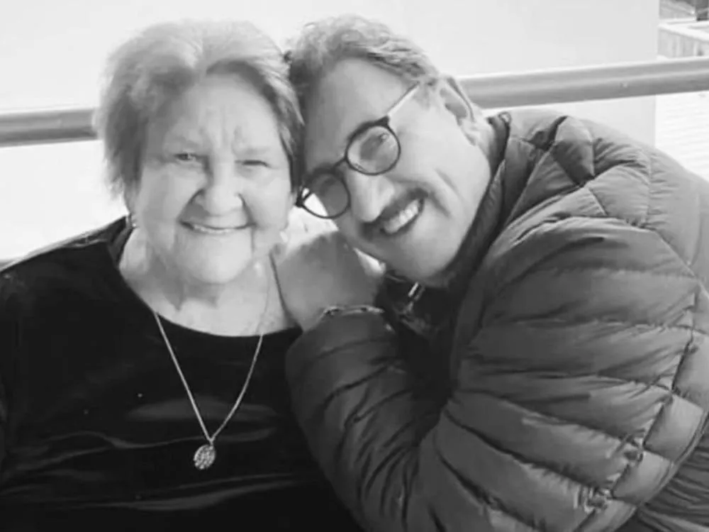 Ratinho lamenta morte da mãe e agradece apoio: “Uma dor imensa”